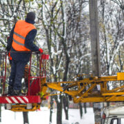 Дефицит кадров в России к 2030 году увеличится до 2 млн человек