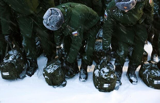 «Очень устал, больше не смогу». Военный из Бурятии оставил прощальную записку родным после побега из части