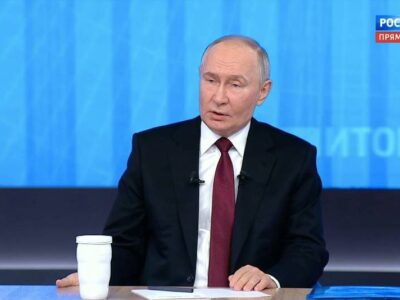 «Слухи о моей смерти сильно преувеличены»: Путин спокойно ответил американскому журналисту, который начал речь с оскорблений